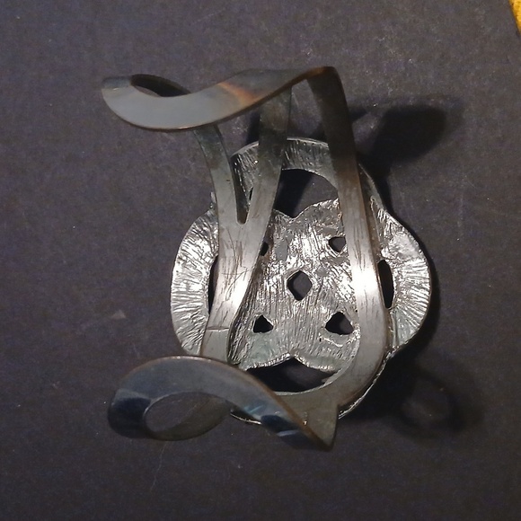 Silver tone Celtic knot cuff bracelet - Picture 3 of 8